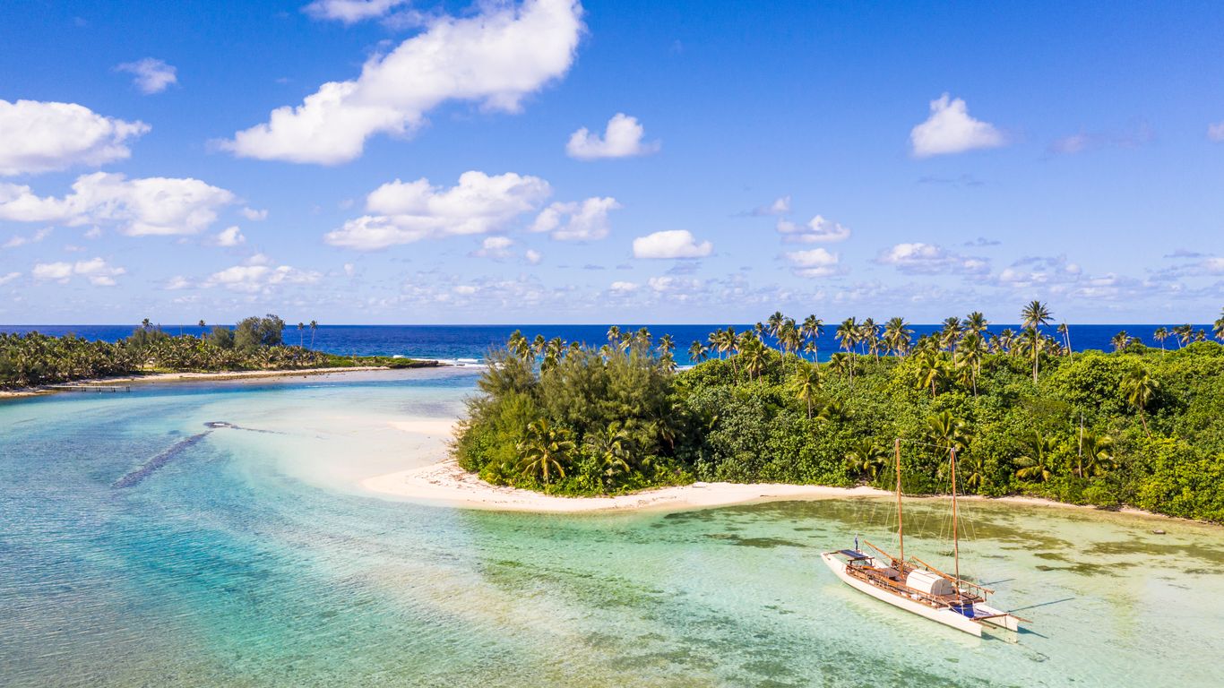 Hotels in Ngatangiia