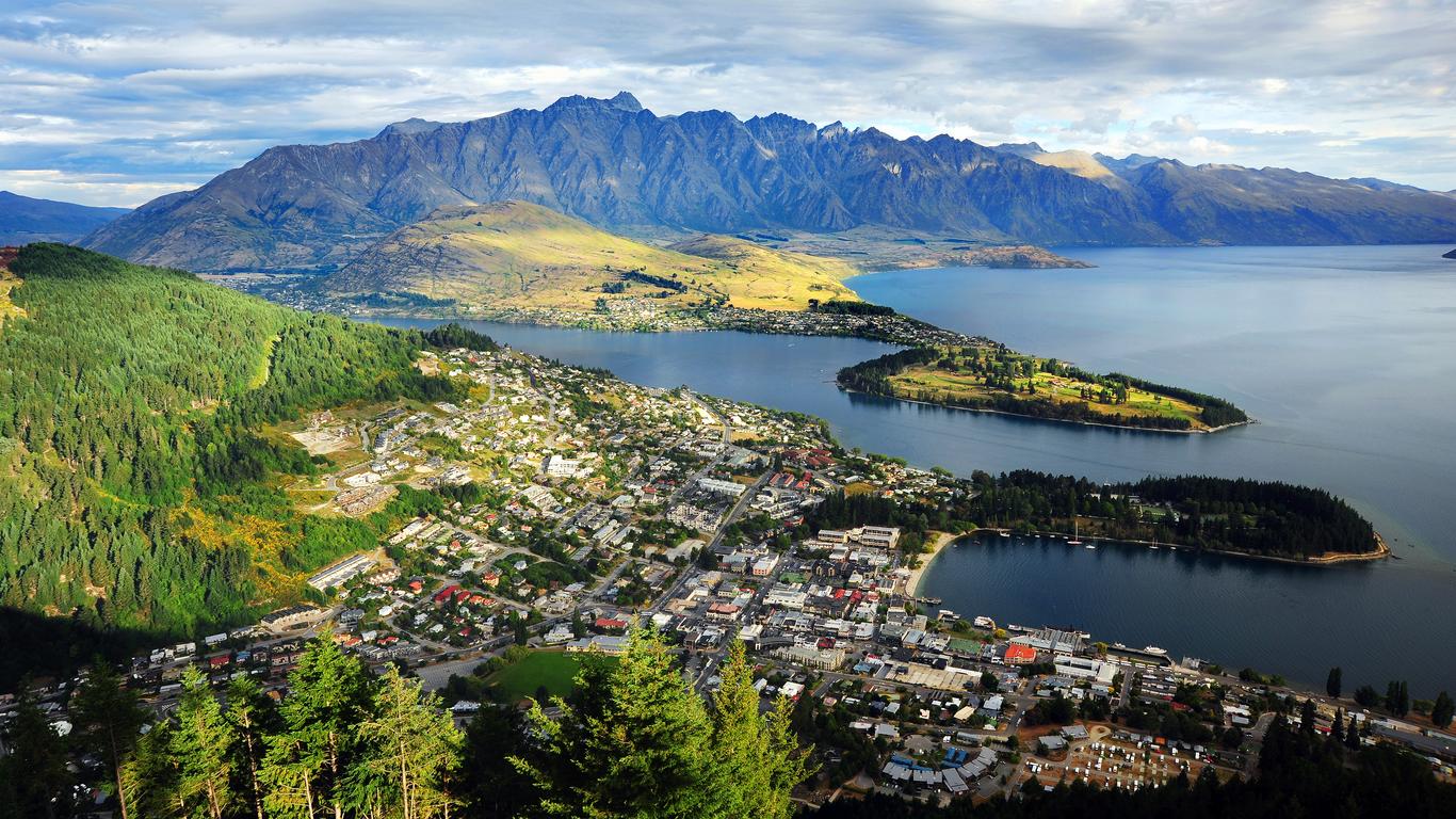 Car hire at Queenstown Intl Airport