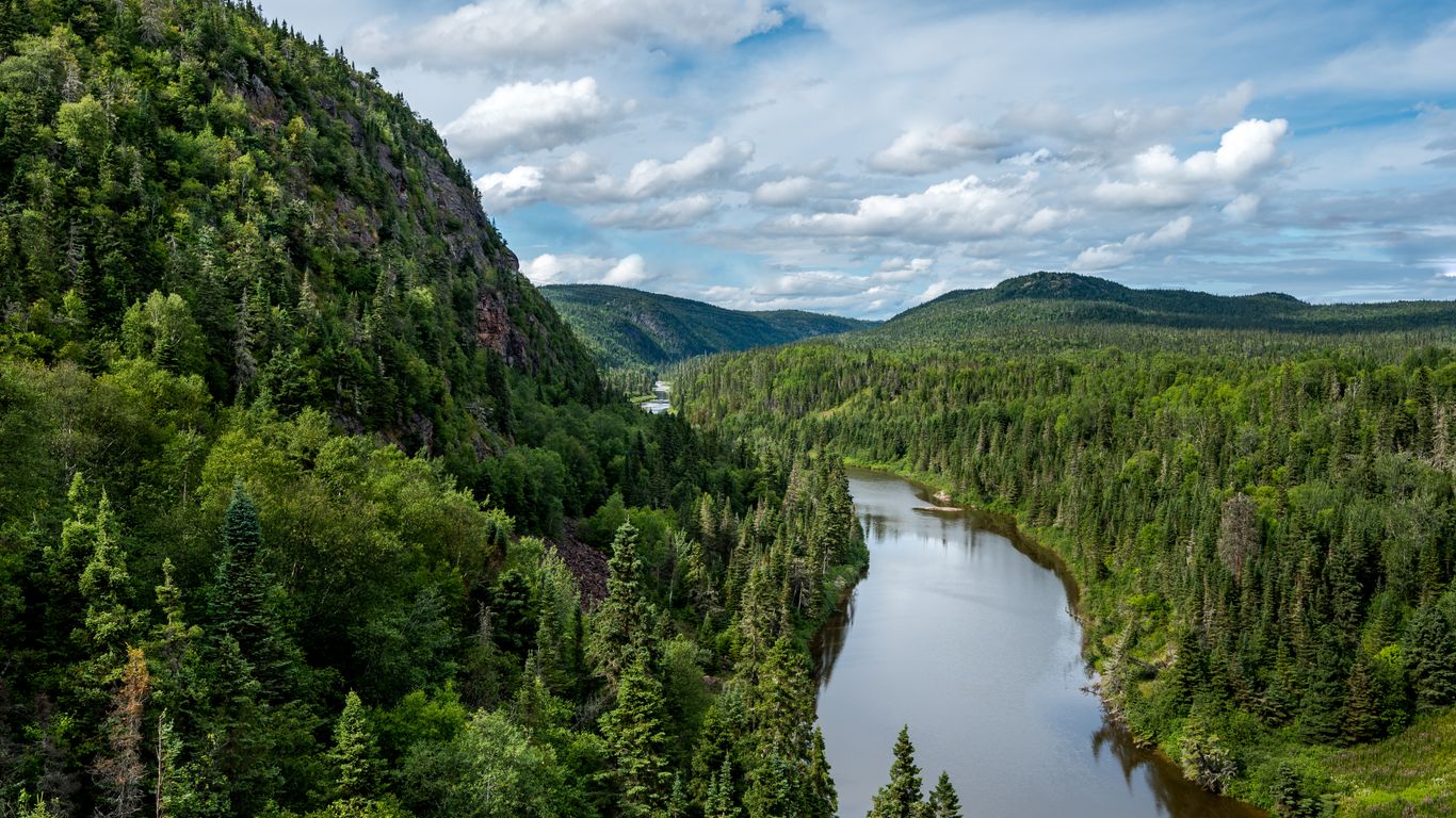 Flights to Thunder Bay