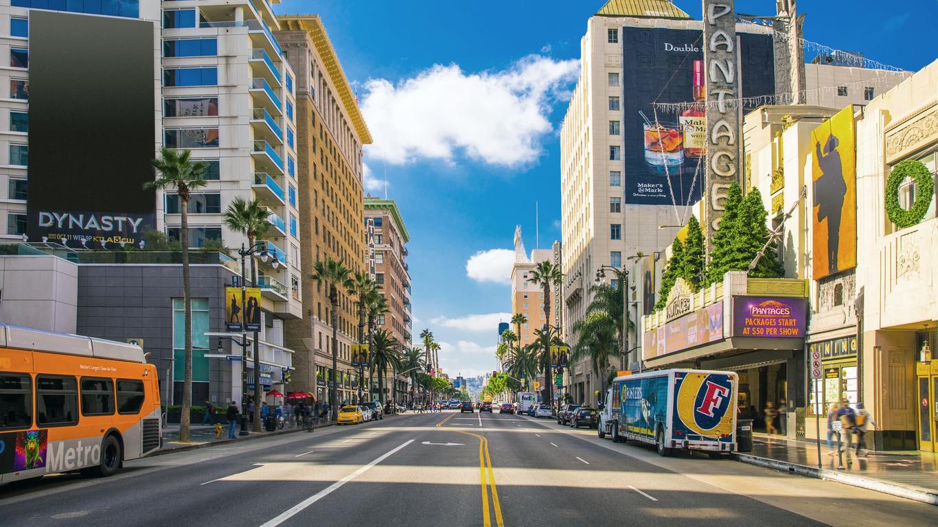 How to get to Beverly Center in Beverly Grove, La by Bus or Light Rail?