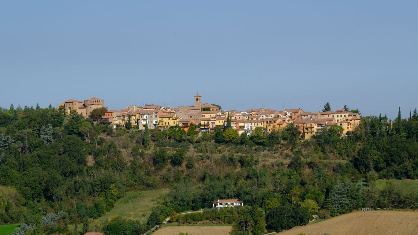 Hotels in Dozza