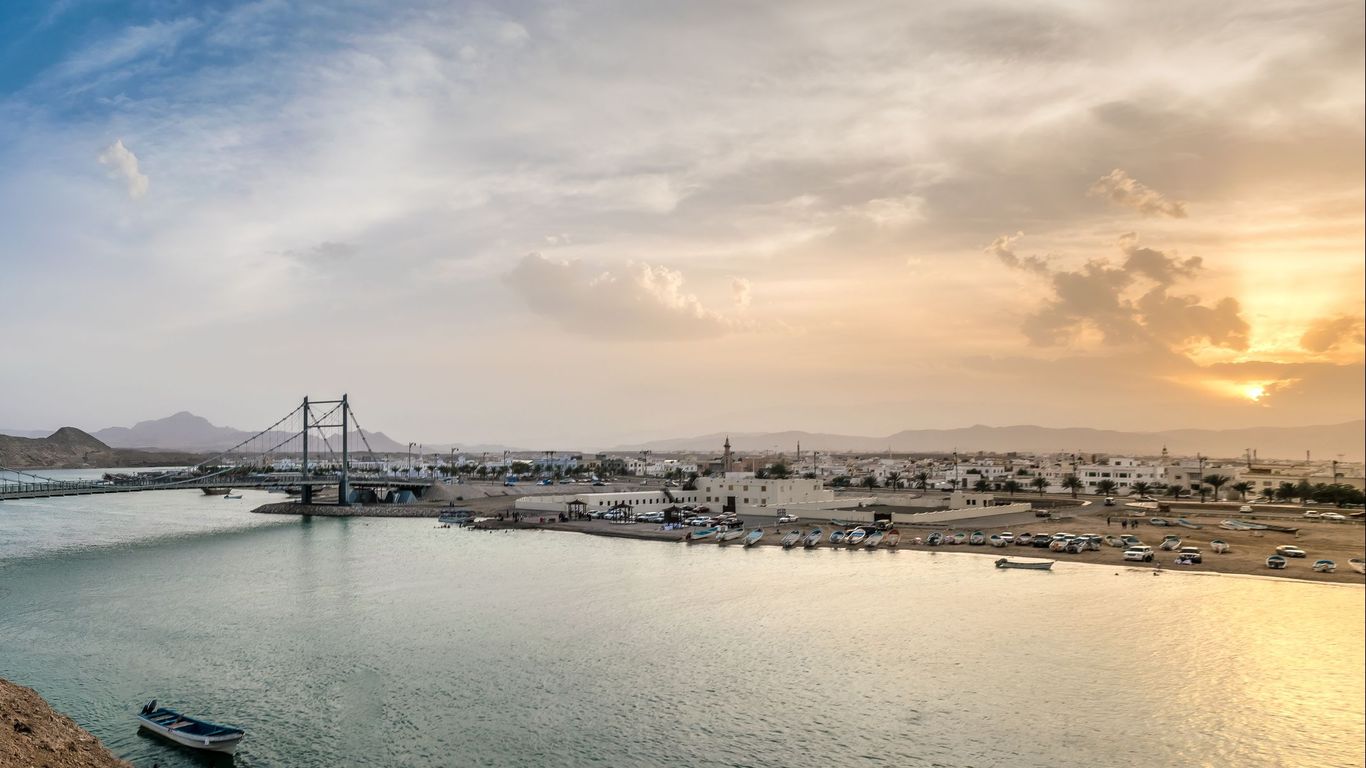 Hotels in Ash Sharqiyah South