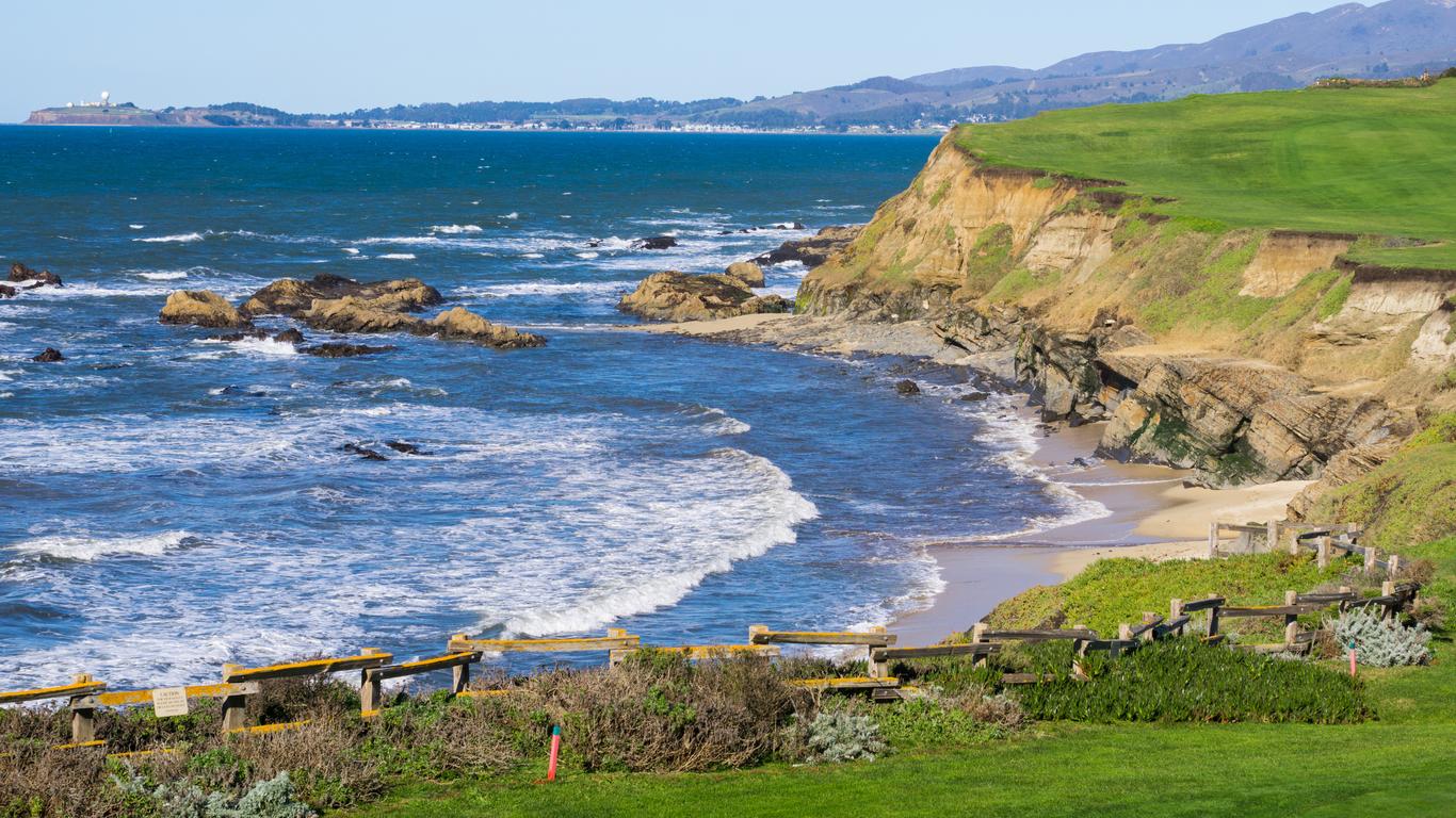 Half Moon Bay in CA, United States - harbor Reviews - Phone Number