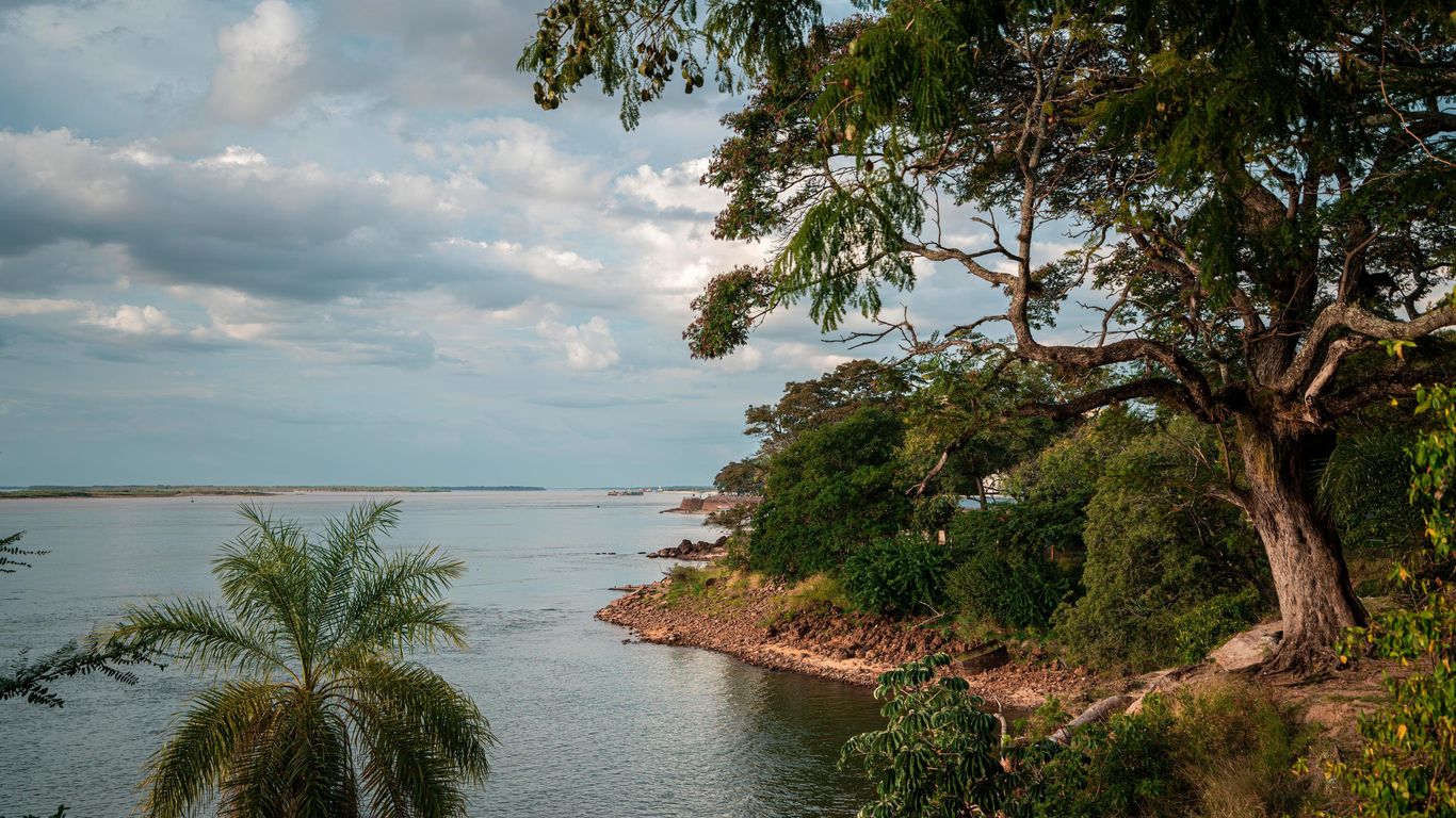 Flights to Corrientes Camba Punta