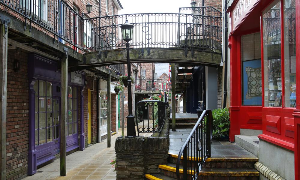 Londonderry Travel Guide Londonderry Tourism Kayak