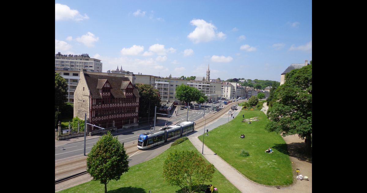 Budget Hire Cars at Caen Carpiquet Airport from £27/day KAYAK