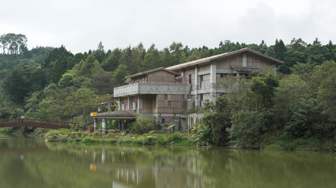 Hotels in Nangzhuang Township