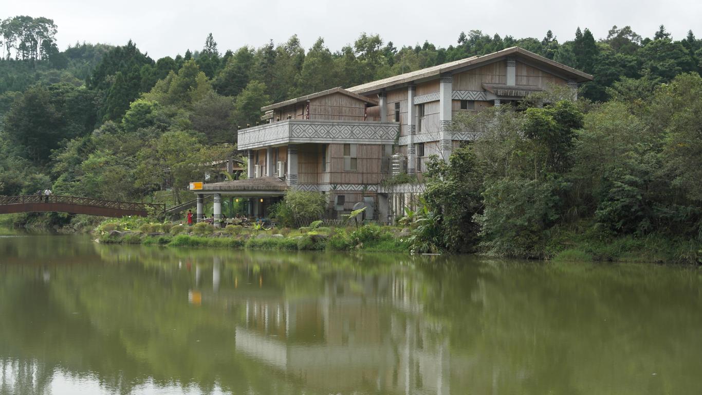 Hotels in Nangzhuang Township