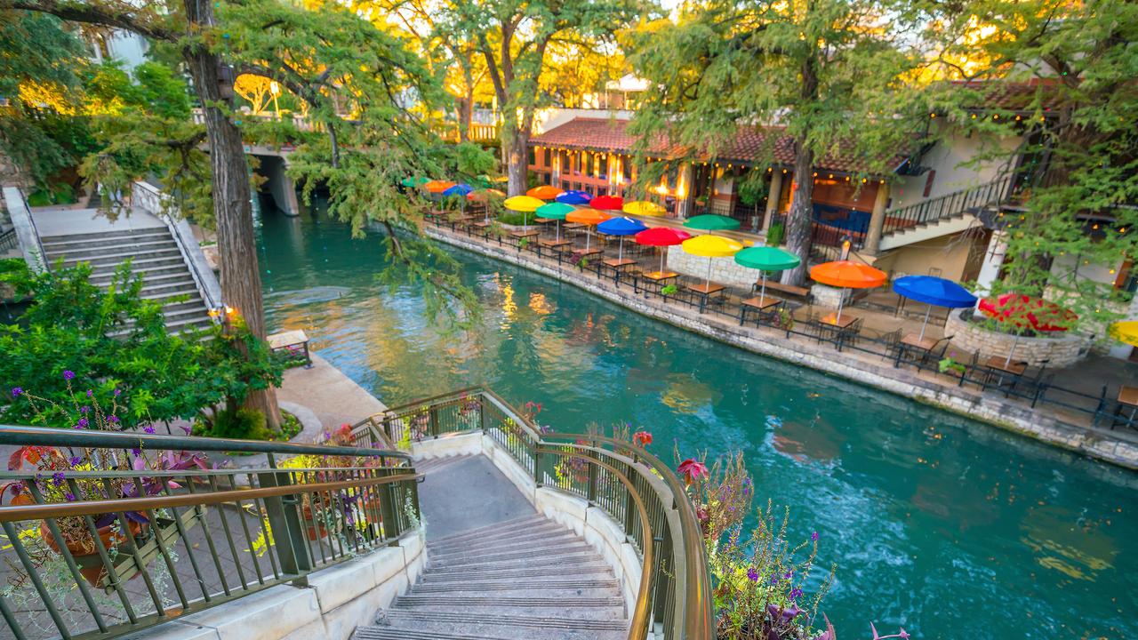Hoteles cerca de Paseo del Río de San Antonio (San Antonio) desde $981