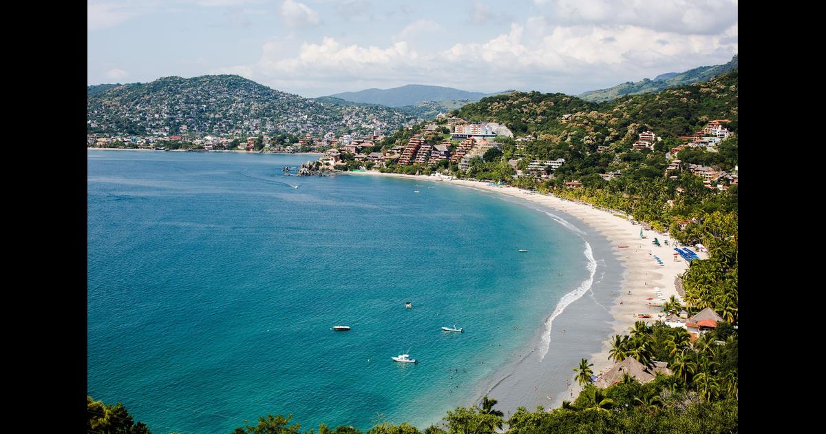 Autos de renta de Dollar en Aeropuerto Ixtapa Internacional de Ixtapa