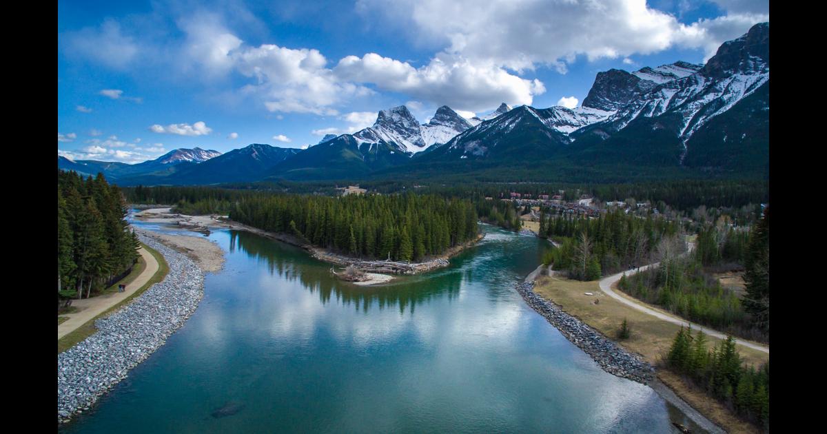 Кэнмор канада. Канмор город. Canmore, Alberta, Canada.