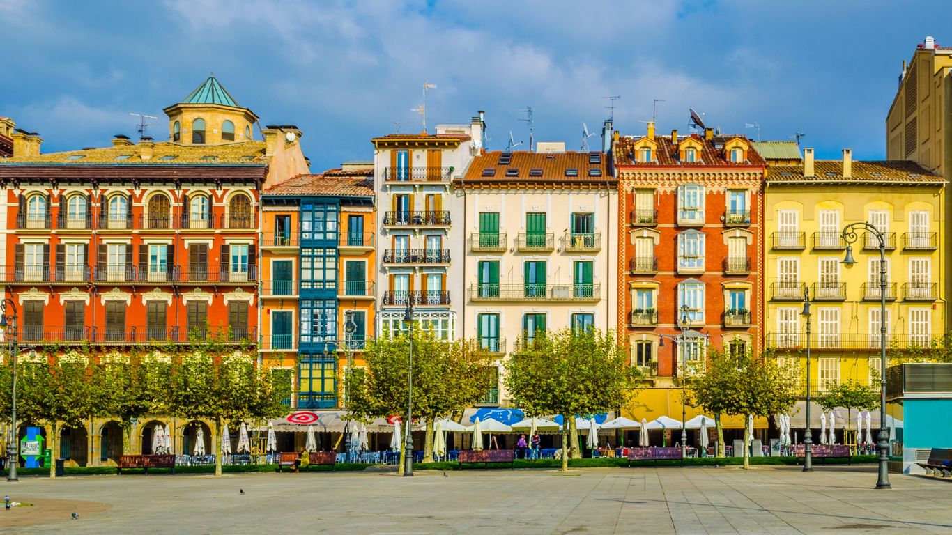 Flights to Pamplona