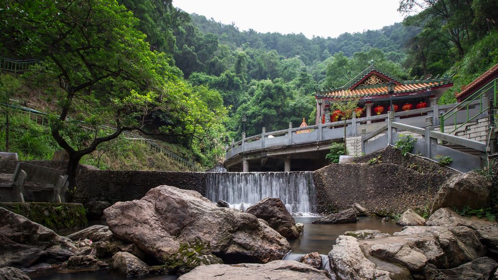 Cheap Car Hire at Meizhou Meixian Airport