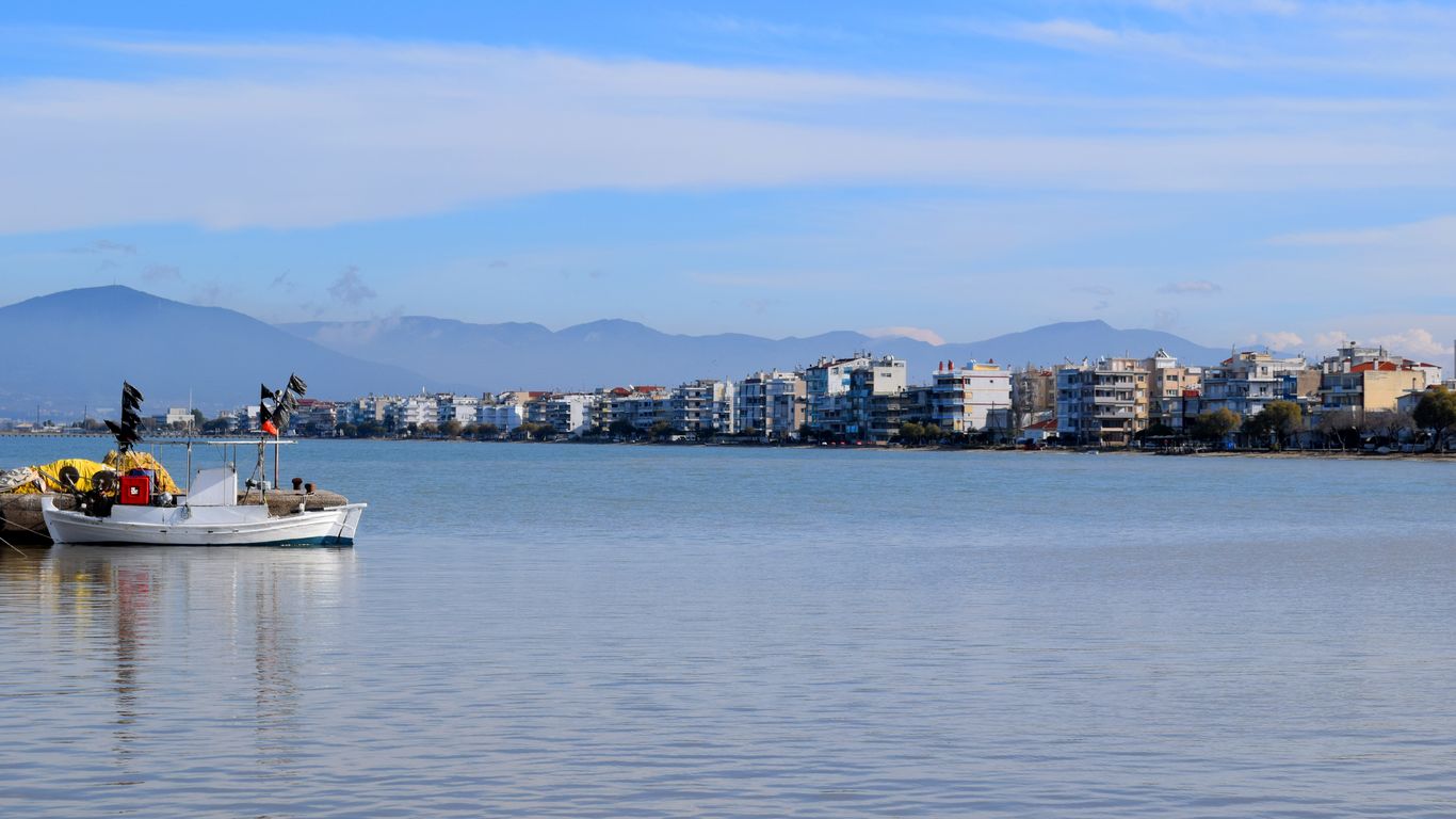 Hotels in Peraía
