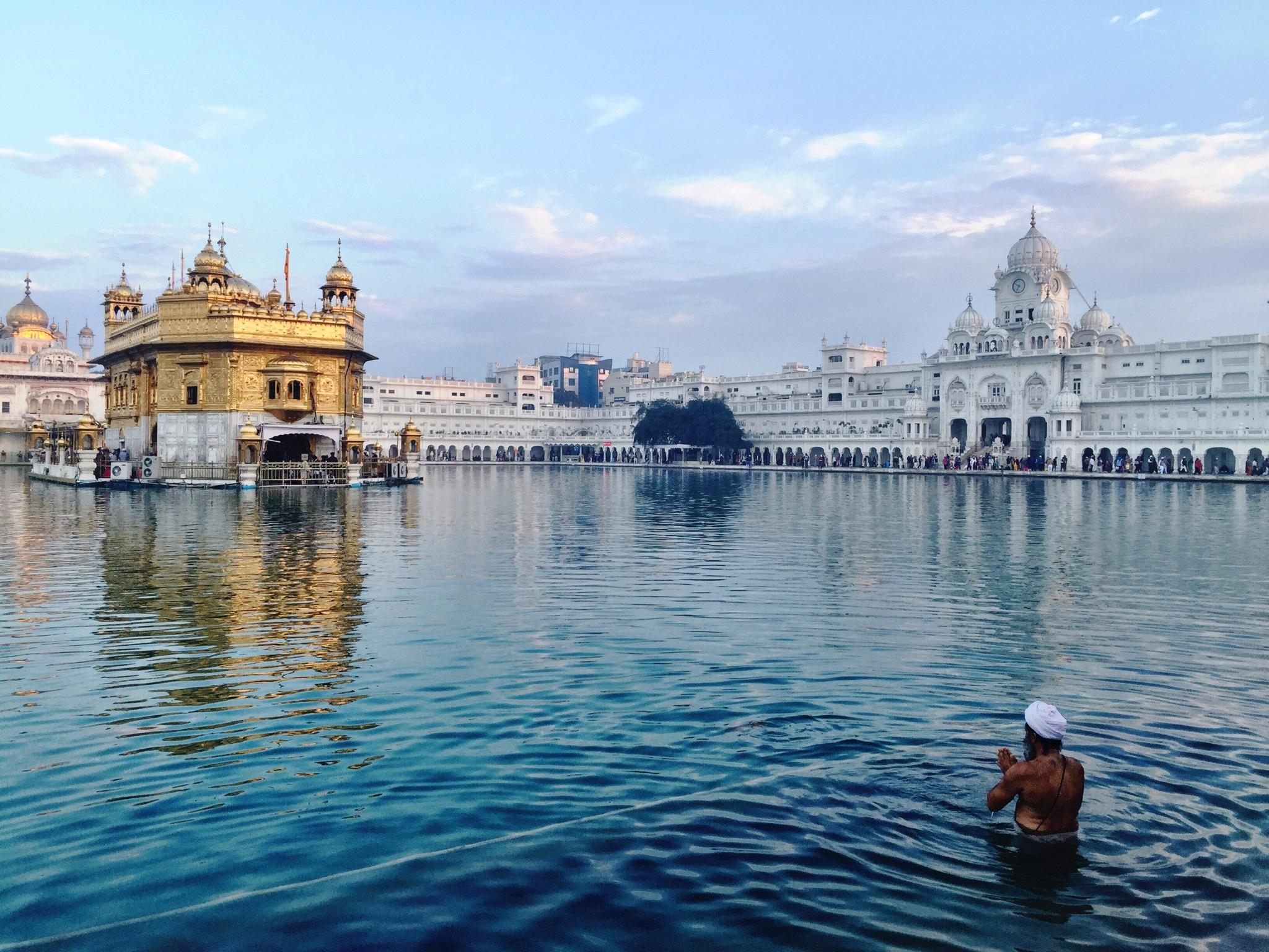 The golden temple | Temple photography, Golden temple wallpaper, Golden  temple