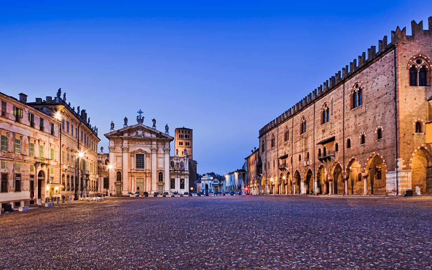 Mantua hotels