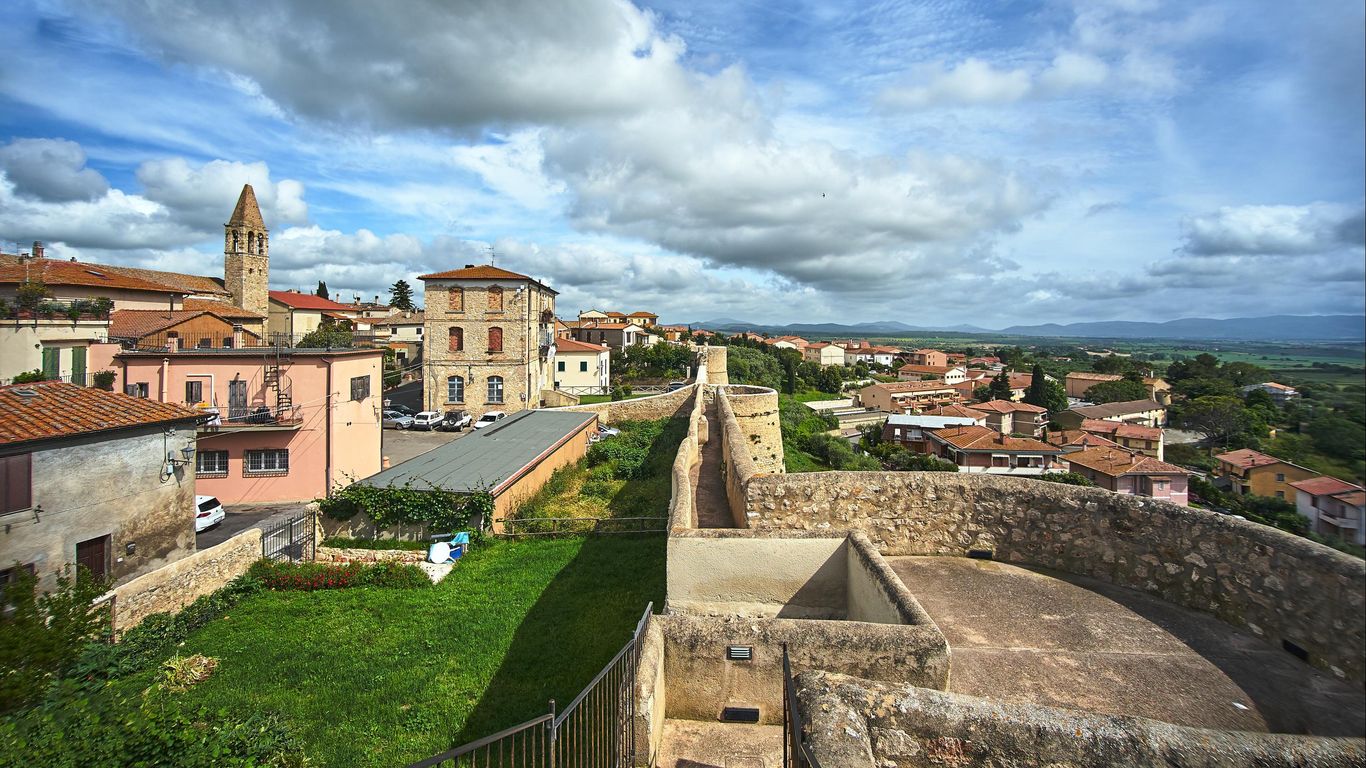 Hotels in Magliano in Toscana