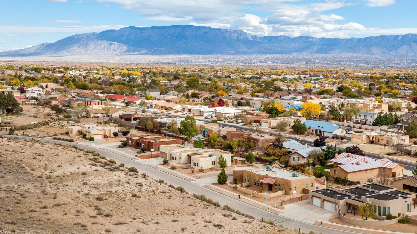 Flights to Aéroport d'Albuquerque