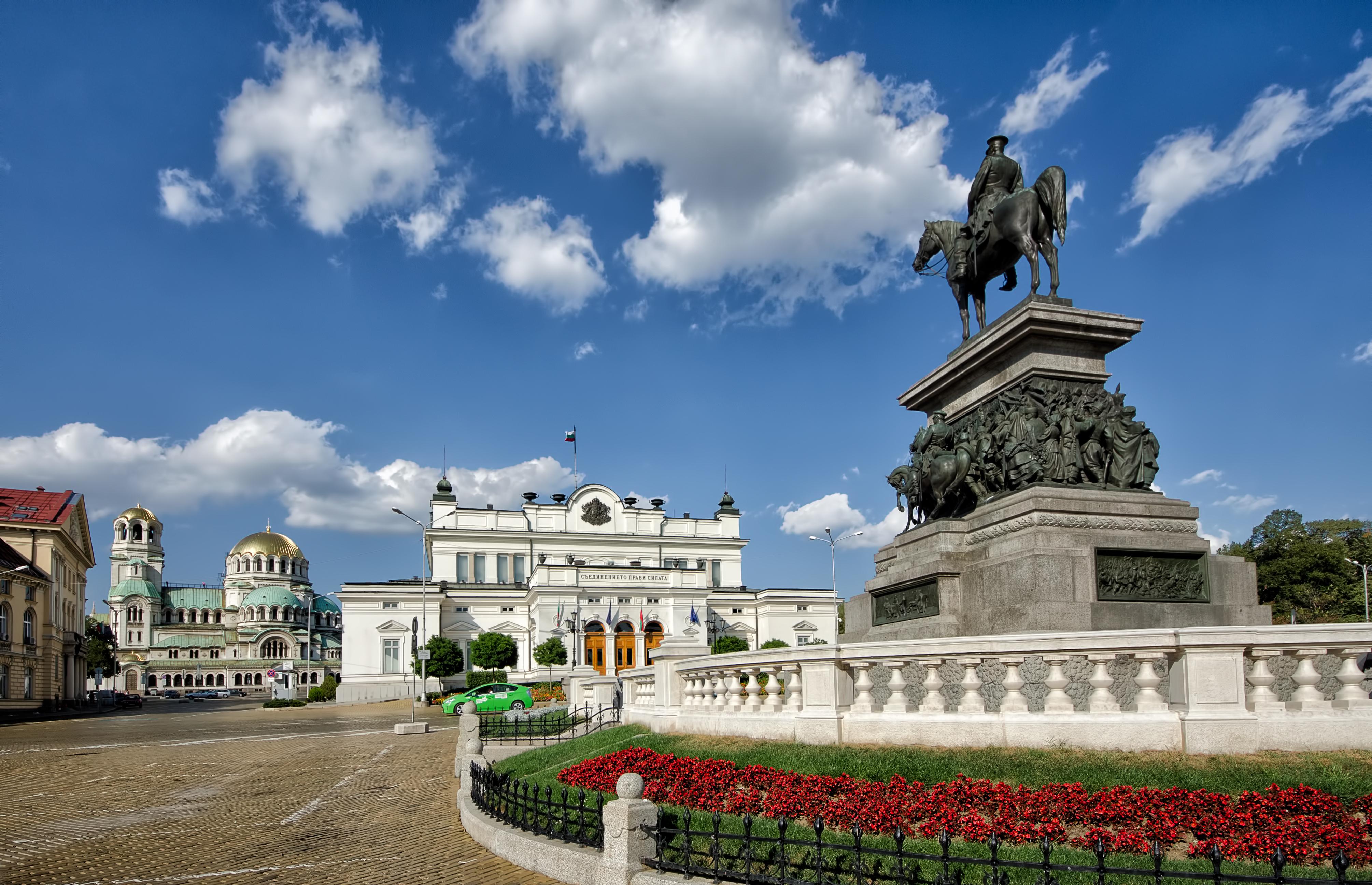 Navigate Sofia with Ease: The Definitive Guide to Car Sharing Sofia