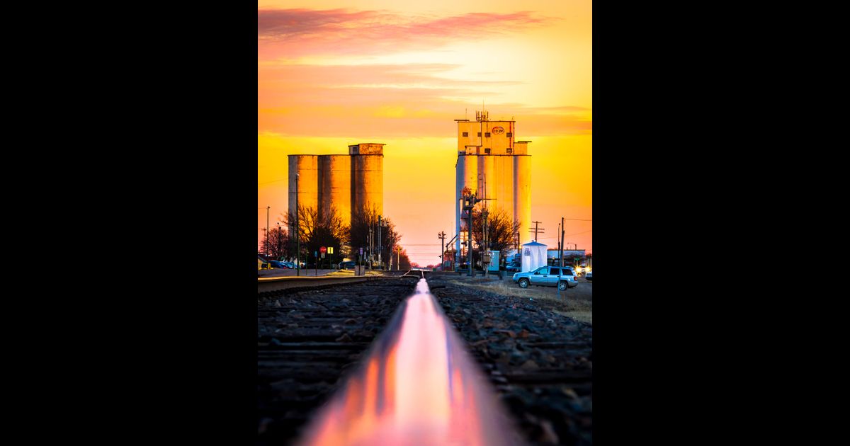 Hays (HYS) Flight Status, Maps & more KAYAK