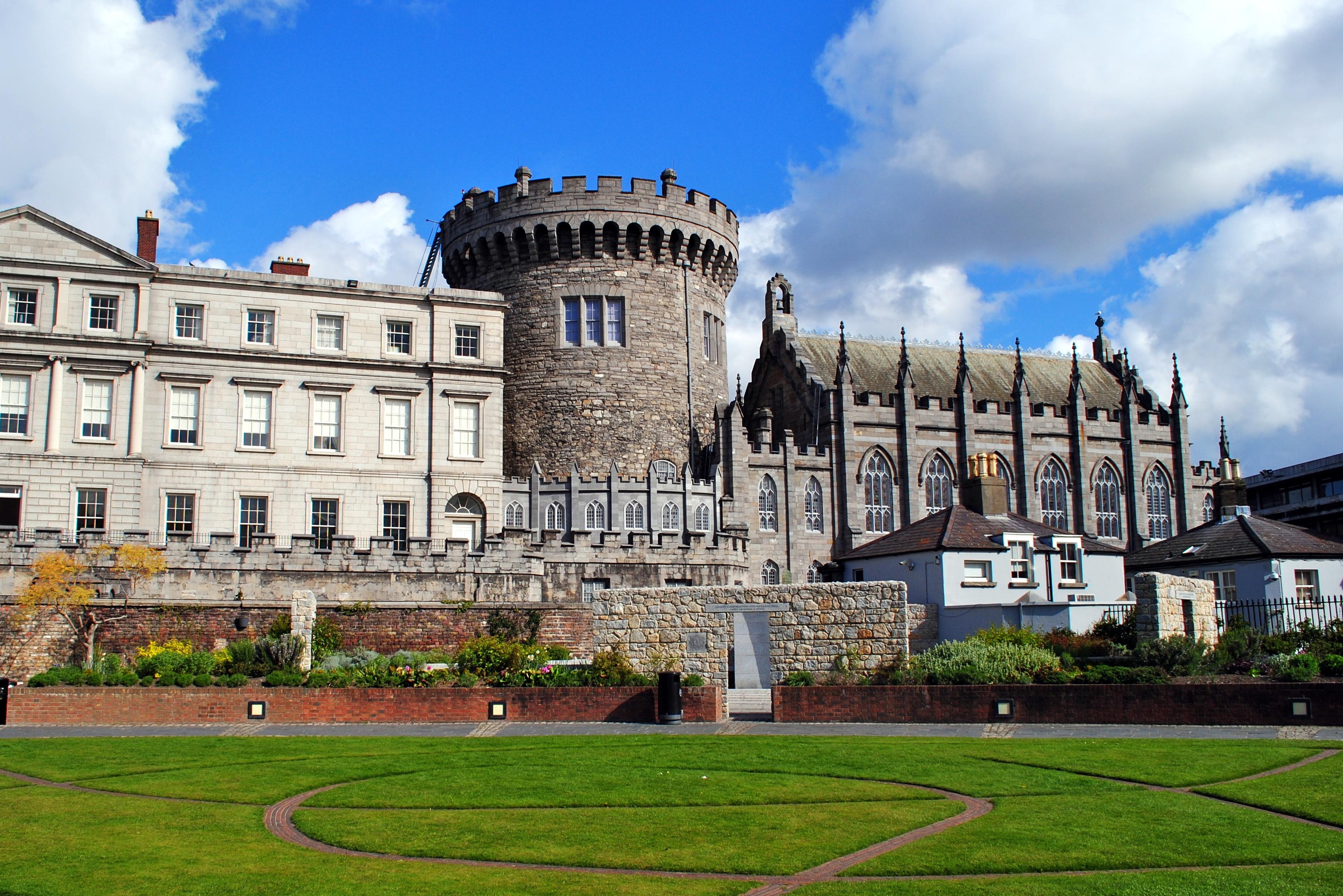 is dublin castle worth visiting        
        <figure class=