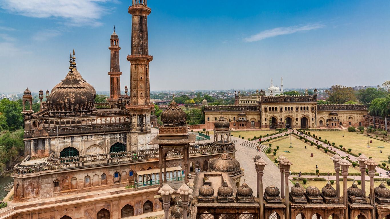 Flights to Lucknow Amausi