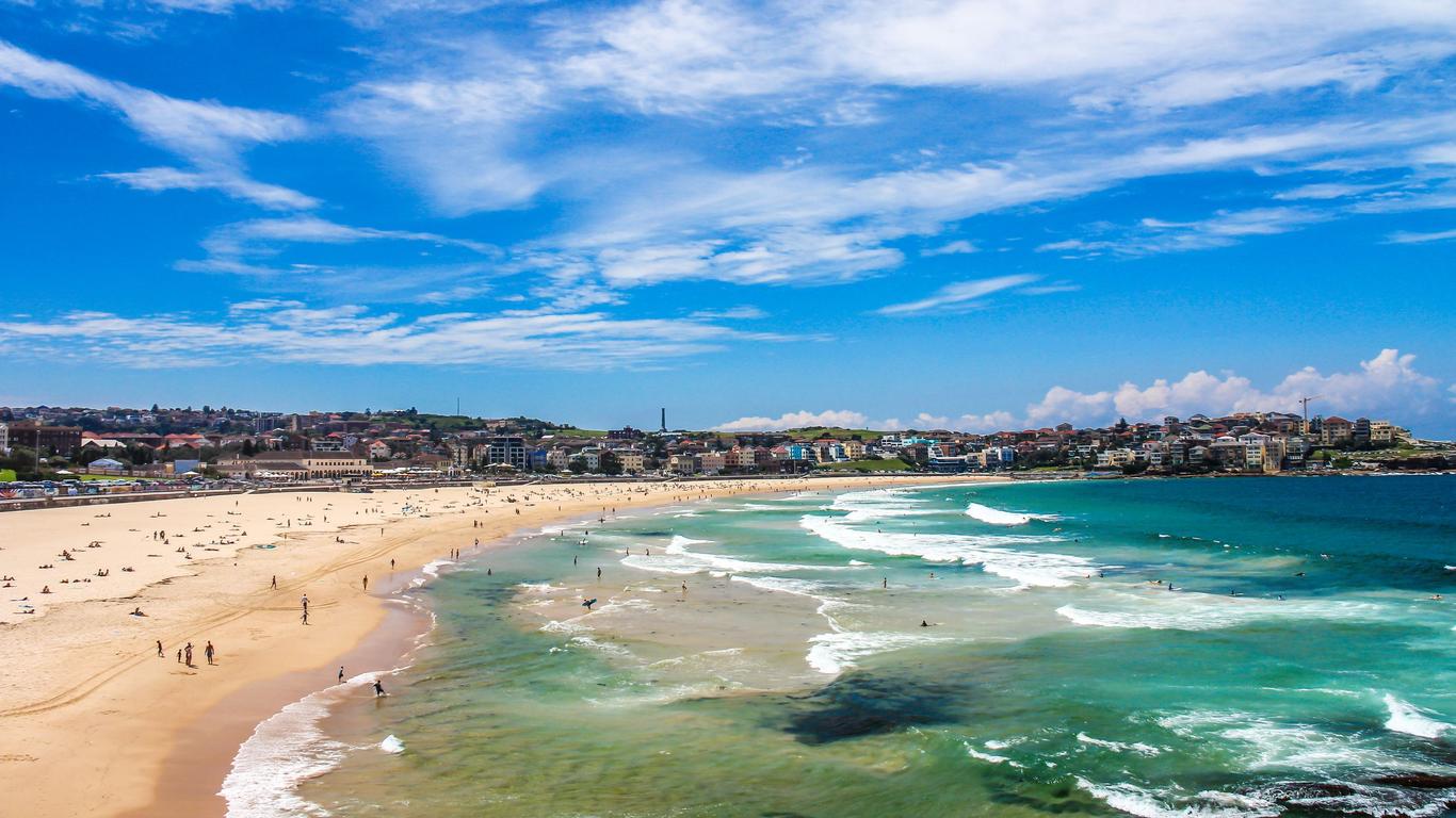 Bondi Beach Travel Guide | Bondi Beach Tourism - KAYAK