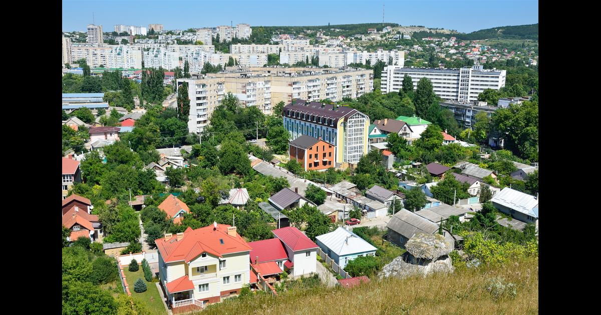 Ласкава симферополь. Крым город Симферополь. Симферополь фото города. Фото город Симферополь длинные. Щелково Крым фото.