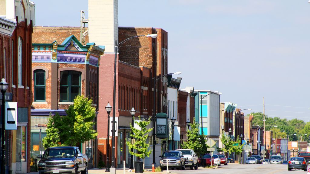 Ford car rentals in Springfield from $43/day | KAYAK