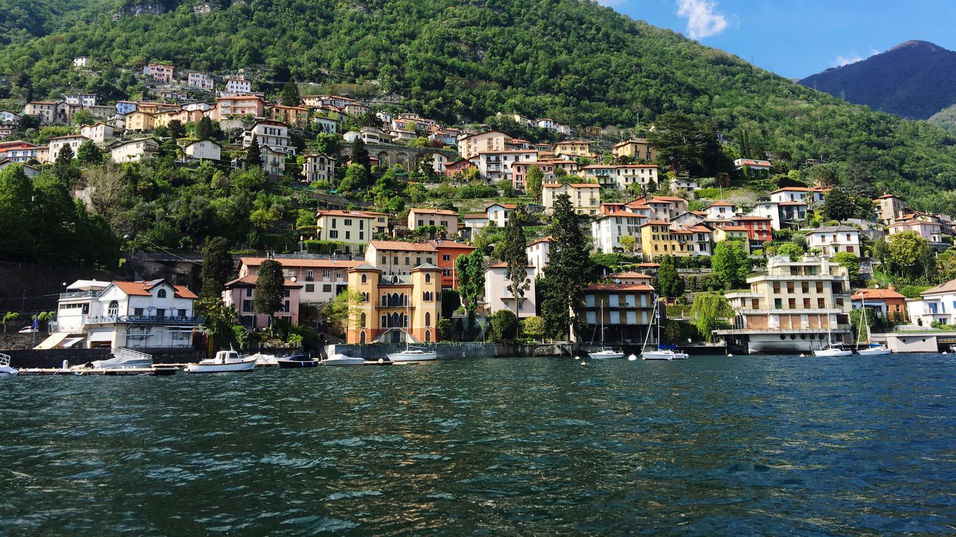 Hotels in Moltrasio