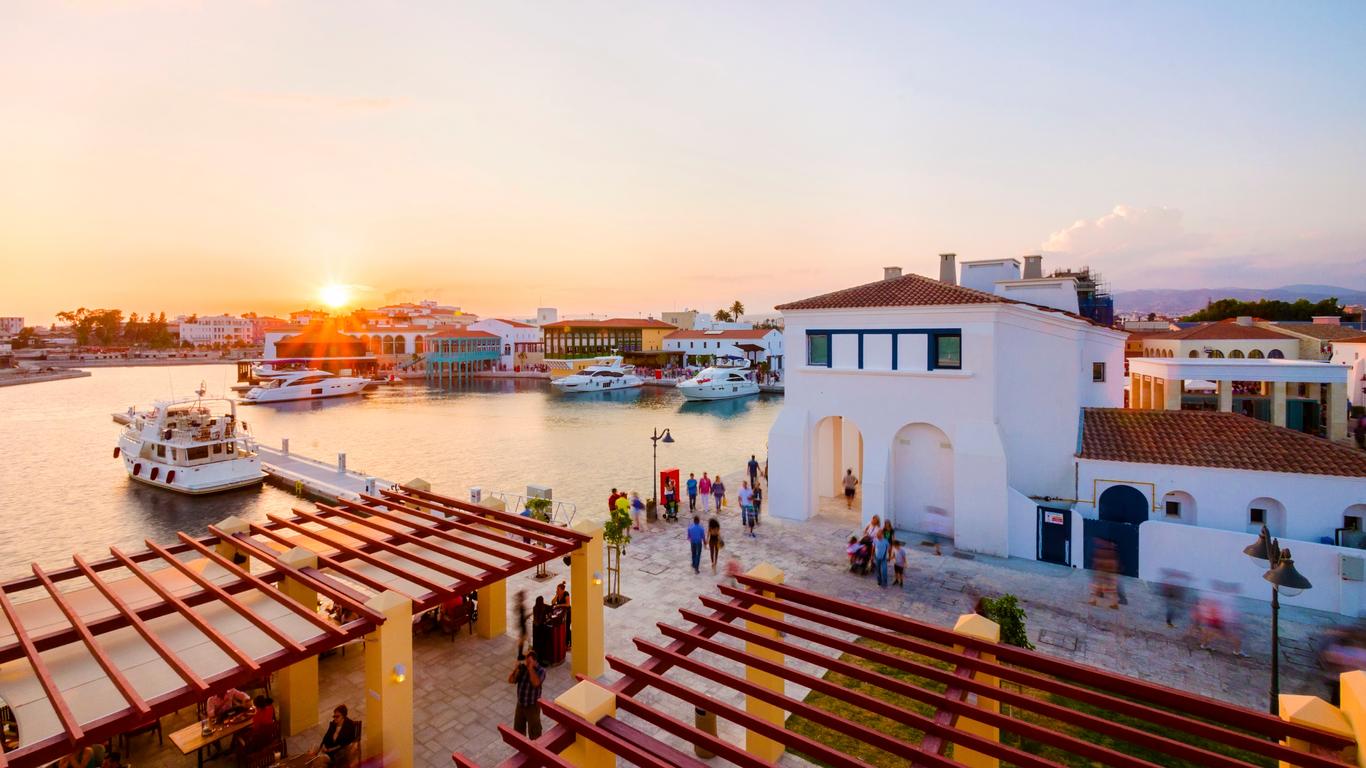 Flights to Sur de Chipre