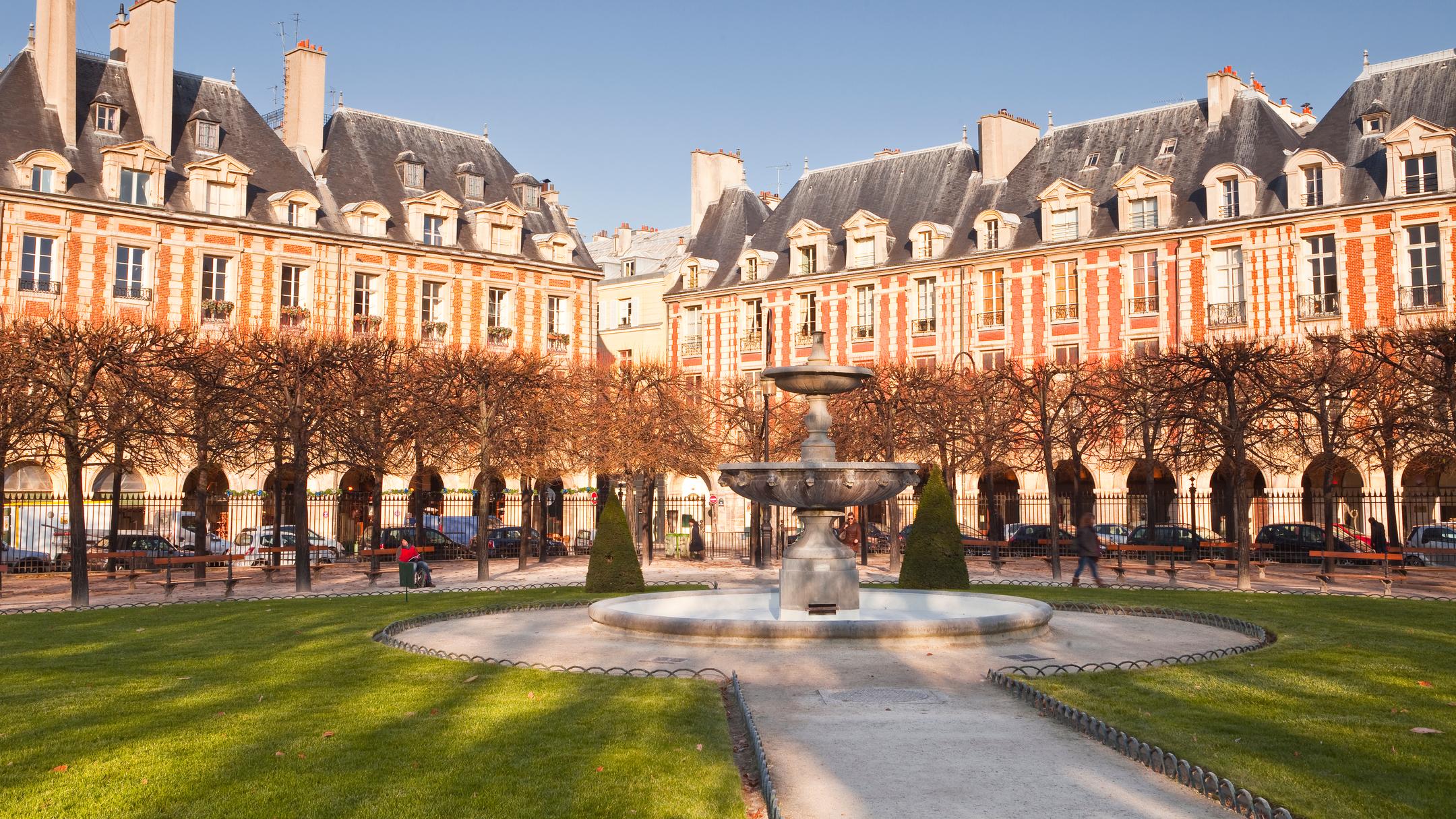 Hotels near Place des Vosges (Paris) from £41/night KAYAK Hotels near Place des Vosges (Paris) from £41/night KAYAK