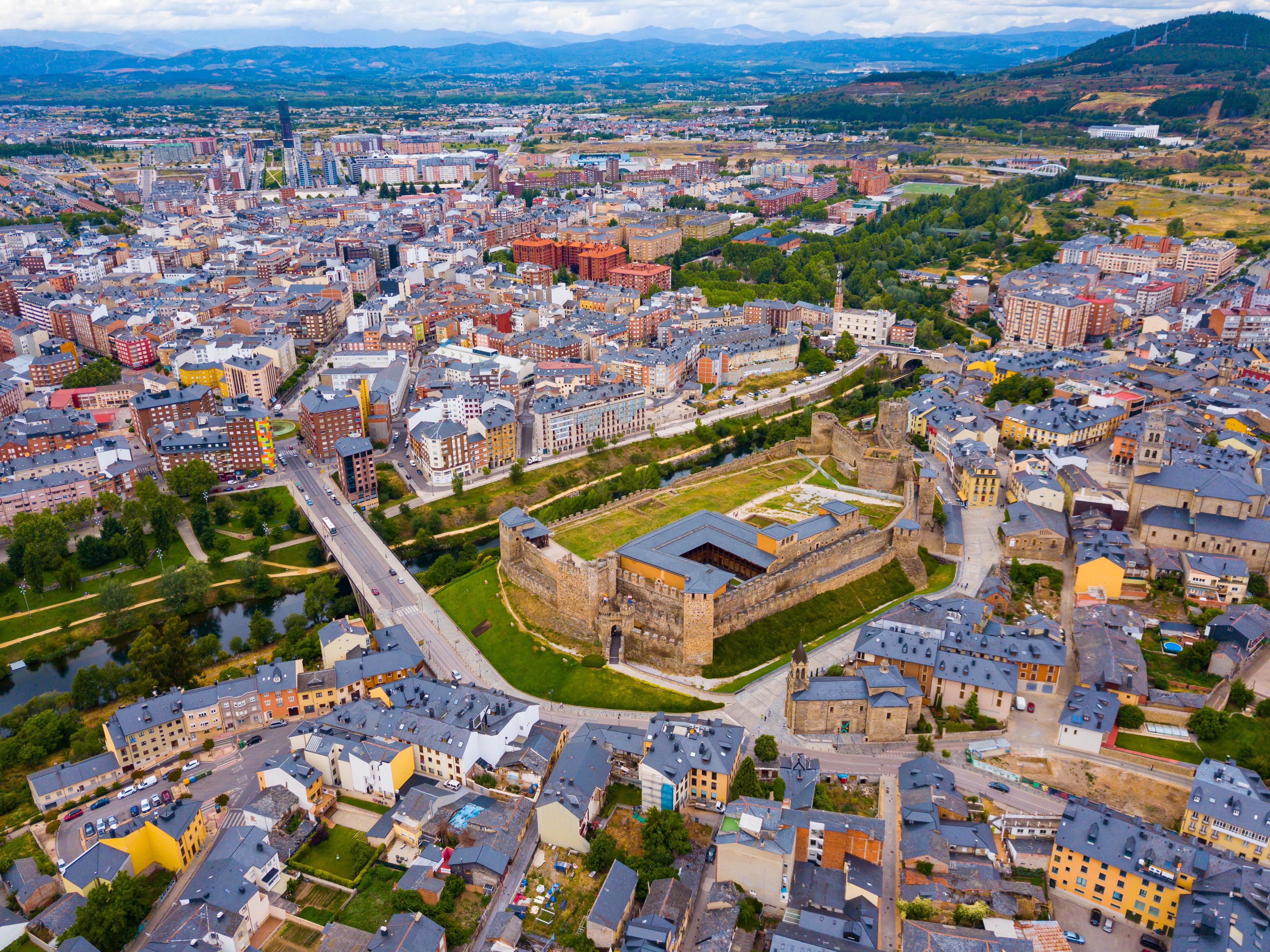 Hoteles Baratos En Ponferrada. Alojamiento A Partir De 28 €/noche - KAYAK