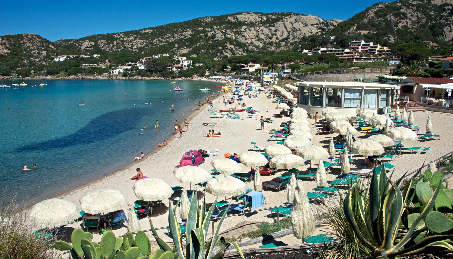 Baia Sardinia Pauschalreisen ab 313 € Finde Flug und Hotel auf KAYAK