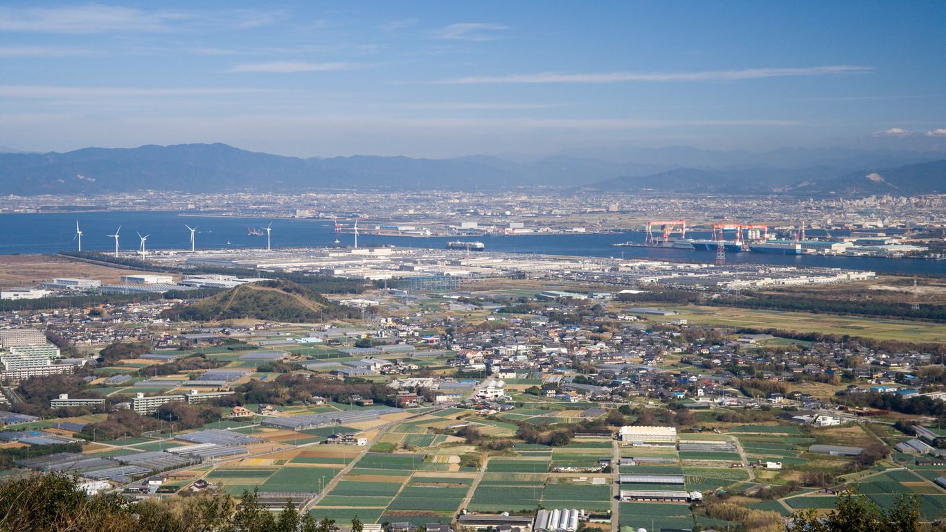 Hotels in Tahara