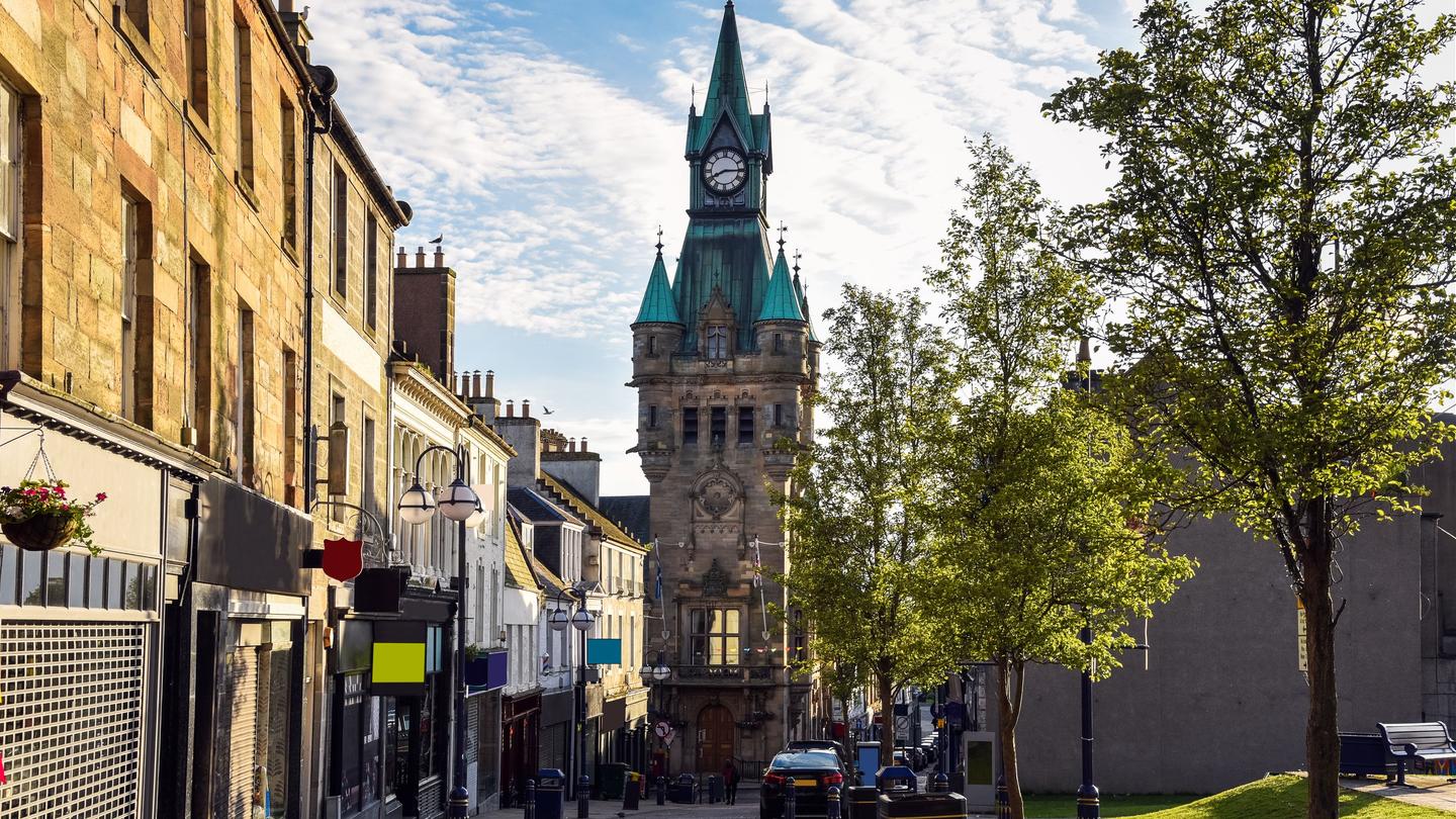 Car Hire in Dunfermline from £23/day - Search for car rentals on KAYAK