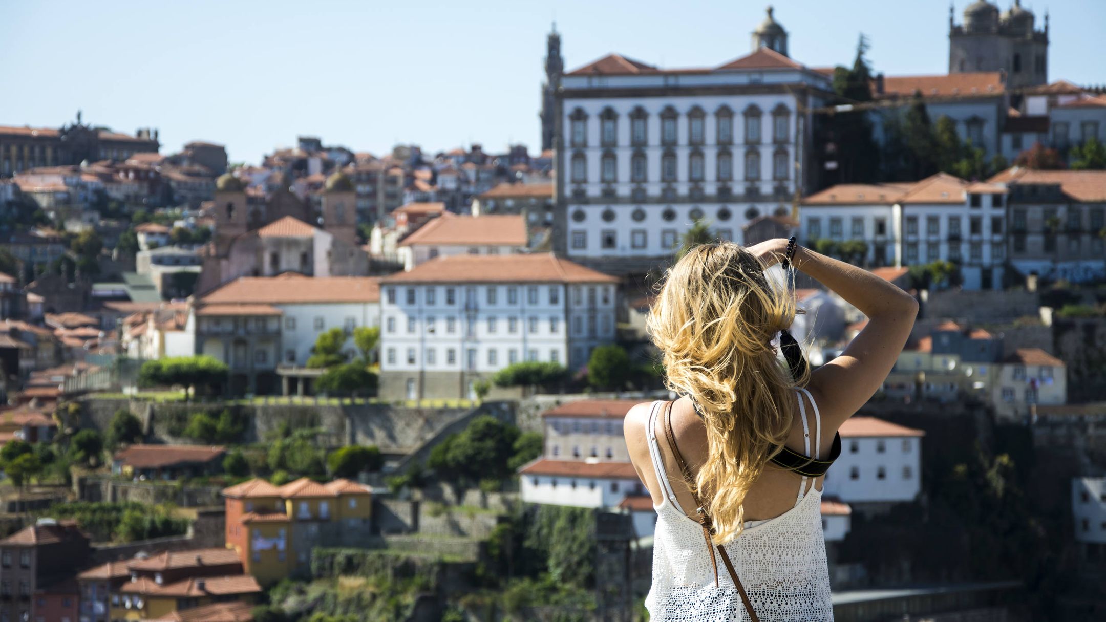 Compare and book British Airways flights to Porto on momondo