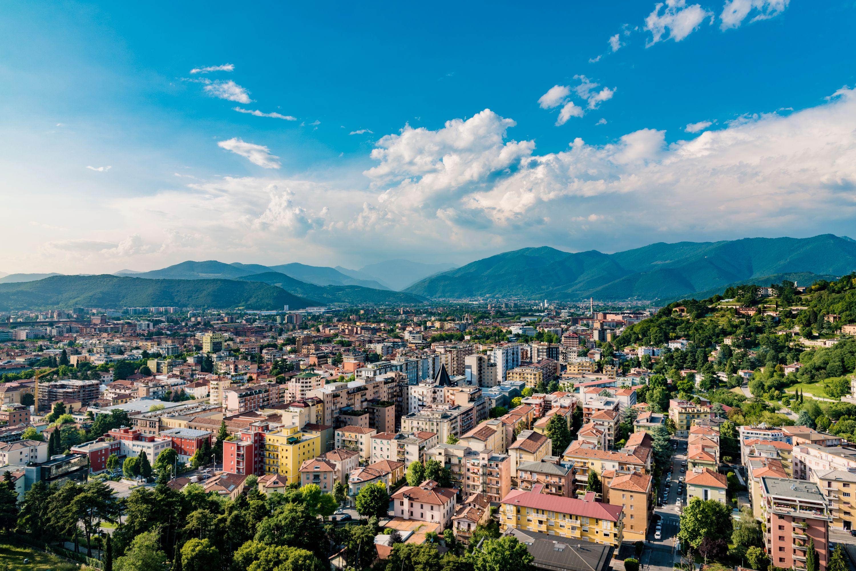 Auto a noleggio Europcar a Brescia per 6 al giorno momondo