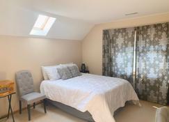 Large 4 bedroom in West Ames - เอมส์ - ห้องนอน