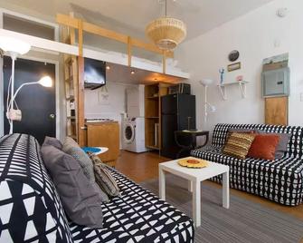 BlingBling microflat in Fishtown proper Dog-Friendly, SAFE, W/D and fast Wi-Fi - Philadelphia - Living room