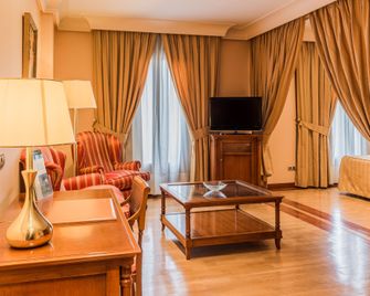 特級賽考泰爾瓜迪亞納酒店 - 雷亞爾城 - 雷阿爾城 - 客廳