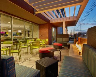 Home2 Suites by Hilton Sacramento at CSUS - Sacramento - Edificio