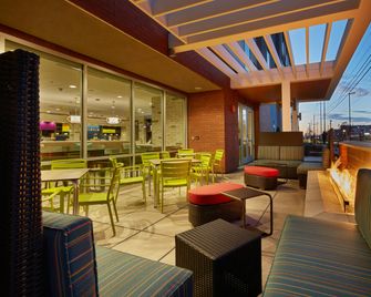 Home2 Suites by Hilton Sacramento at CSUS - Sacramento - Edificio