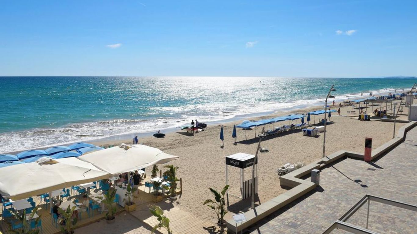 Akquaaa Boutique Hotel