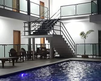 Areia do Atlantico Hotel - Santa Cruz Cabrália - Piscina