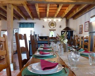 Gite Lurcy-Lévis, 4 bedrooms, 10 persons - Lurcy-Lévis - Restaurante