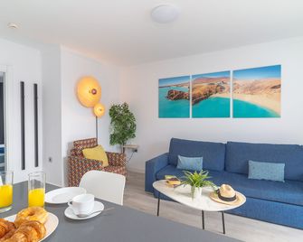Rosamar Apartamentos - Puerto del Carmen - Living room