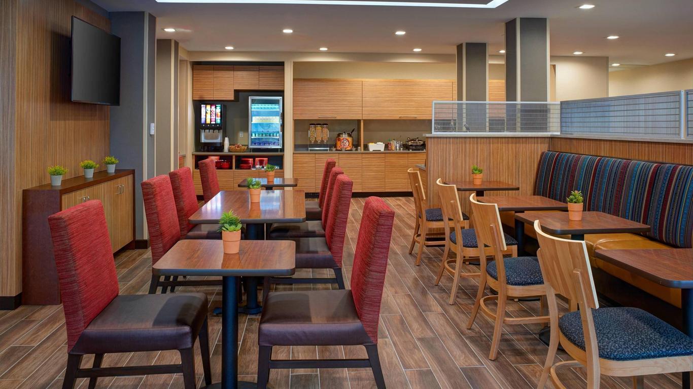 TownePlace Suites by Marriott Grand Rapids Airport