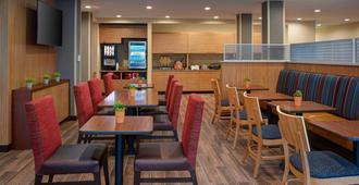 TownePlace Suites by Marriott Grand Rapids Airport - Grand Rapids - Restaurant