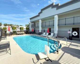Econo Lodge Lenoir City - Knoxville Area - Lenoir City - Basen